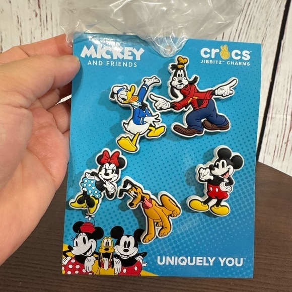 CROCS X Disney Mickey and Friends Jibbitz Charms 5 pieces set - Picture 1 of 9